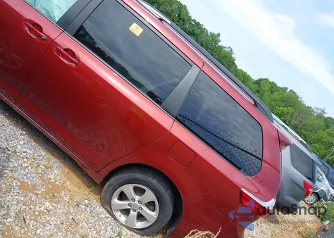 2017 Toyota Sienna Le 8 Passenger из США, поврежденный, VIN 5TDKZ3DC9HS856281